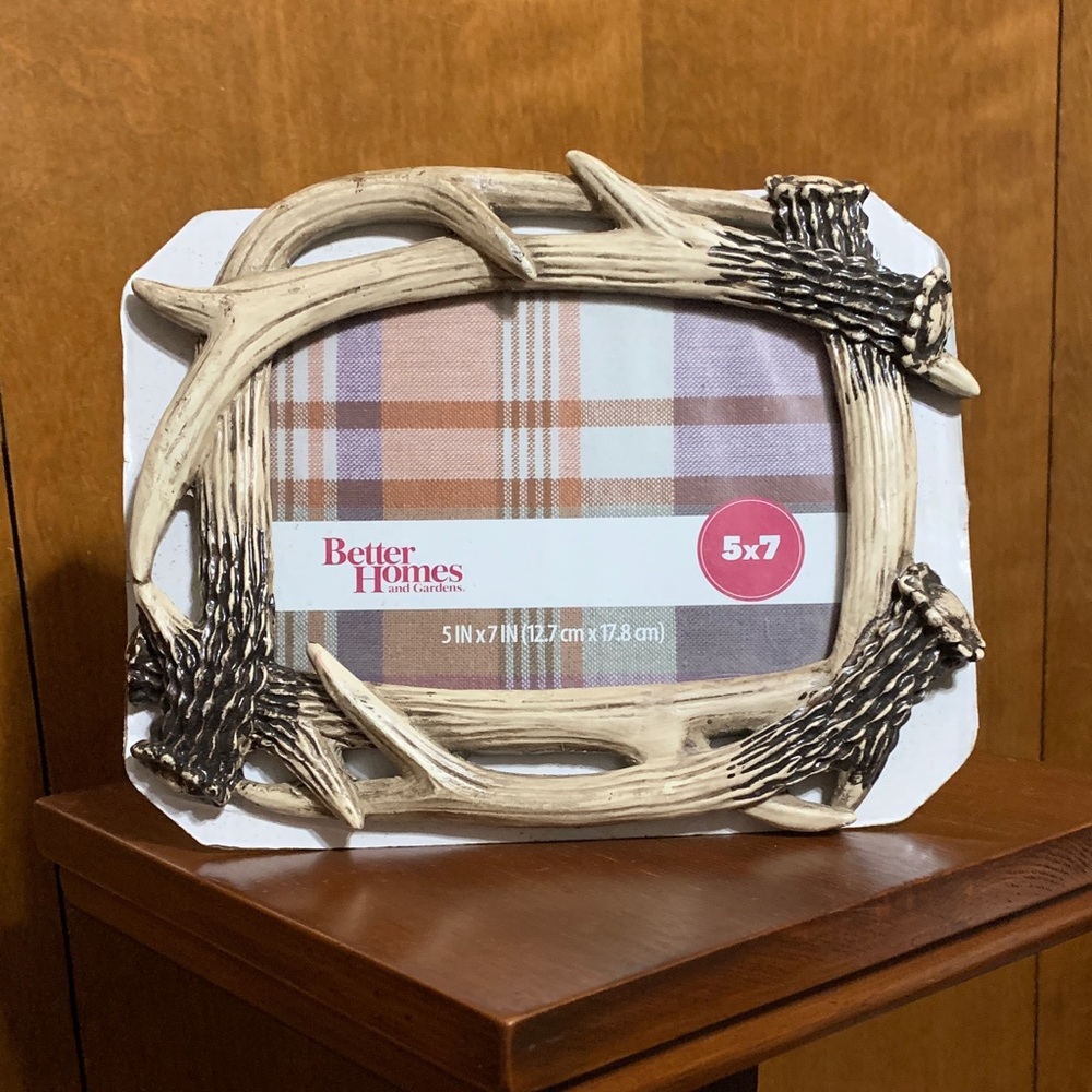 Better Homes And Gardens - Rustic Antler Frame - Cream and Brown